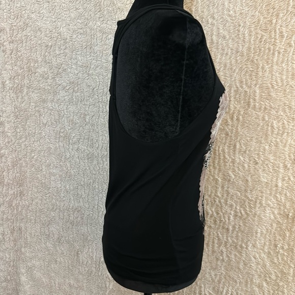 ☺️ Occasion-Racer back Tank Top. Black, pink rose design, Bonjour Paris.size 4. - Picture 6 of 7